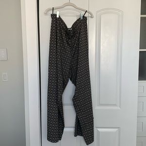 Calvin Klein Black & Tan Palazzo Pants